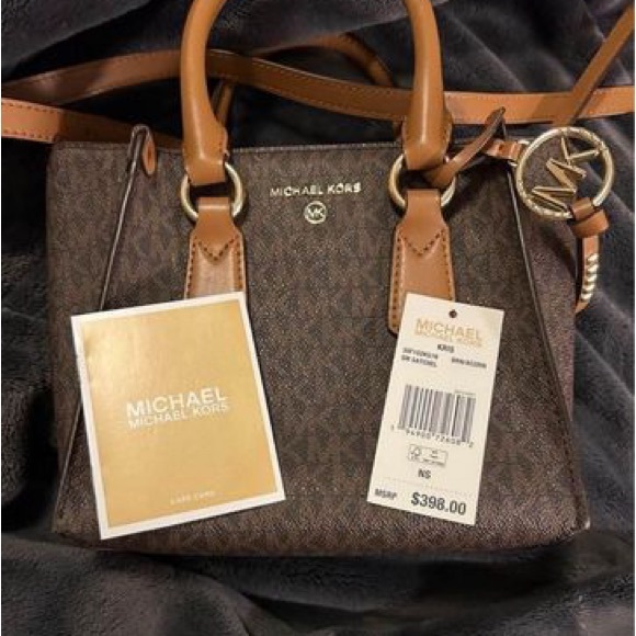 Micheal Kors Purse - Picture 1 of 3